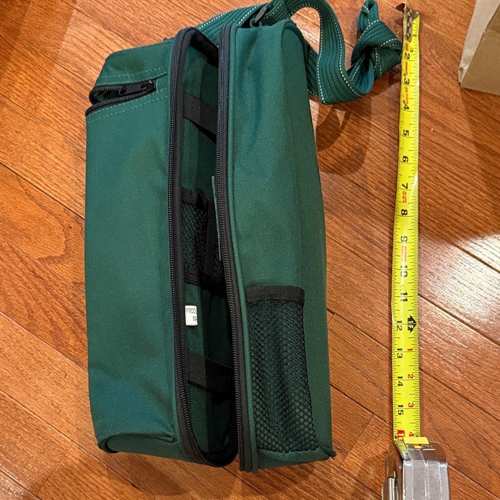 Double wine bottle carrier